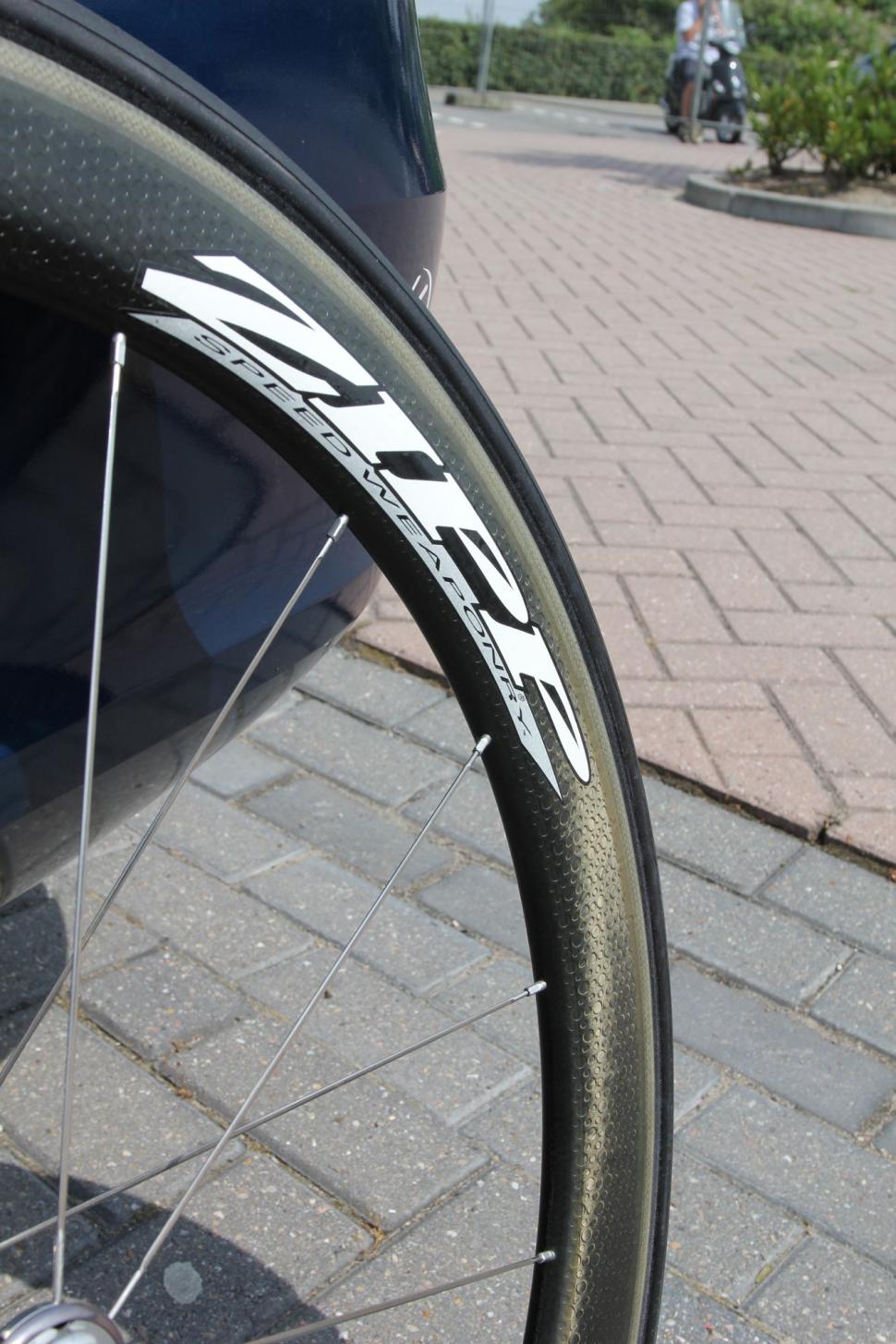 Zipp best sale 404 clincher